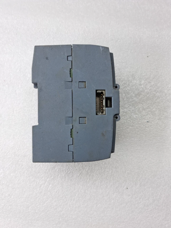 Siemens 6ES7 223-1BH30-0XB0 SM 1223 DC/DC SIMATICS7-1200 MODULE 6ES72231BH300XB0